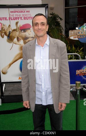 27. März 2011 - Hollywood, Kalifornien, USA - Hank Azaria während der Premiere des neuen Films von Universal Bilder HOP, statt in den Universal Studios Hollywood am 27. März 2011, in Los Angeles... 2011 (Kredit-Bild: © Michael Germana/Globe Photos/ZUMAPRESS.com) Stockfoto