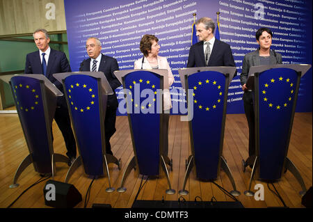 13. April 2011 - BXL, Brüssel, Belgien - (L-R) Britian ehemaligen Premierminister Tony Blair, palästinensische nationale Behörde Premierminister Salam Fayyad, Hohe Vertreterin der Union für Außen- und Sicherheit Politik Baroness Catherine Ashton, norwegische Ministerin für auswärtige Angelegenheiten J Stockfoto