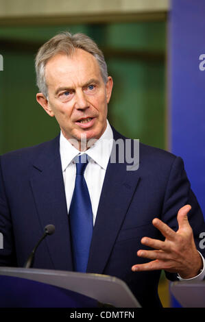 13. April 2011 - Brüssel, BXL, Belgien - Britian des ehemaligen Premierminister Tony Blair hält eine Pressekonferenz nach der palästinensischen Geberkonferenz auf EU-in Brüssel am 2011-04-13 von Wiktor Dabkowski Hauptquartier (Credit-Bild: © Wiktor Dabkowski/ZUMAPRESS.com) Stockfoto