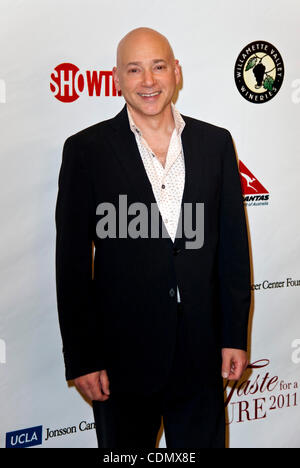 15. April 2011 - Beverly Hills, Kalifornien, USA - EVAN HANDLER kommt für die Johnsson Cancer Center Foundation'' s 16. jährlichen Spendenaktion, "Geschmack For A Cure" im Beverly Wilshire Hotel statt. Stockfoto