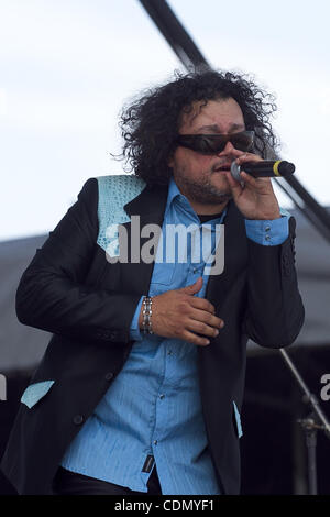 15. April 2011 - Indio, Kalifornien, USA - führt Ozomatli auf der 2011 Coachella Music and Arts Festival im Empire Polo Club In Indio, Kalifornien statt. (Kredit-Bild: © Gerry Maceda/Southcreek Global/ZUMAPRESS.com) Stockfoto