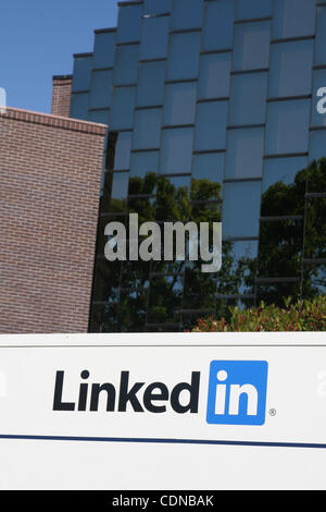 18. Mai 2011 - Mountain View, Kalifornien, USA - Hauptsitz der LinkedIn Corporation befindet sich im Silicon Valley im Jahr 2029 Stierlin Court, Mountain View, Kalifornien. Das Unternehmen betreibt ein soziales Netzwerk für Profis konzipiert, damit Mitglieder Jobs finden, verbinden mit anderen Ei Stockfoto