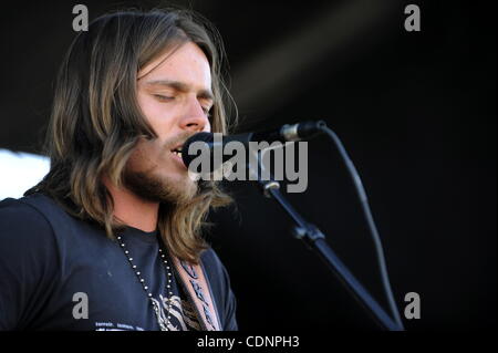 Country-Musik Künstler und Sohn von Willie Nelson, spielte Lukas Nelson ein live-Konzert während eines Teils des Willie Nelsons Land Throwdown Event bei den Pozo Saloon in Pozo, CA. am 25. Juni 2011. (Kredit-Bild: © John Pyle/Cal Sport Media/ZUMAPRESS.com) Stockfoto