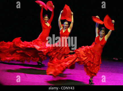 7. Juli 2011 führt - Ramallah, Westjordanland - Flamenco-Band "Los Mulero" aus Spanien am vierten Tag des 13. Palästina International Festival in der Westbank-Stadt Ramallah. Das Festival, organisiert von der Popular Art Center, umfasst Musik, Tanz und Gesangseinlagen von mehreren Ar Stockfoto