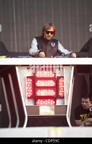 14. Juli 2011 - Madrid, Spanien - French house-Musik DJ und Produzent DAVID GUETTA führt im Vicente Calderon Stadion. (Bild Kredit: Jack Abuin/ZUMAPRESS.com ©) Stockfoto