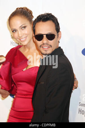 7. Juni 2011 - New York, New York, US - Sängerin und Schauspielerin JENNIFER LOPEZ und MARC ANTHONY besuchen die Samsung Hoffnung für Kinder-Gala 2011 statt im Cipriani Wall Street. (Bild Kredit: Nancy Kaszerman/ZUMAPRESS.com ©) Stockfoto