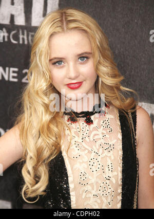 20. Juni 2011 - New York, New York, US - Schauspielerin KATHRYN NEWTON besucht die Weltpremiere von "Bad Teacher" im Ziegfeld Theater statt. (Bild Kredit: Nancy Kaszerman/ZUMAPRESS.com ©) Stockfoto