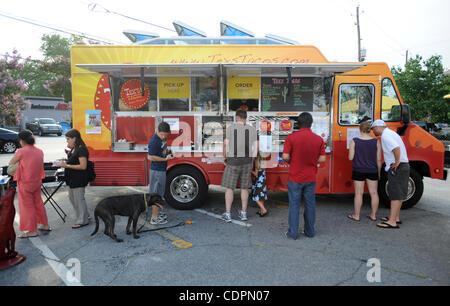 13. Juli 2011 - Atlanta, GA, USA - ATLANTA, GA - 13 Juli: The Tex Tacos Imbisswagen auf einem Parkplatz in der Nähe von Virginia-Highland in Atlanta, Georgia am Mittwoch, 13. Juli 2011.  Bildnachweis: ERIK S. weniger für die NEW YORK TIMES (Kredit-Bild: © Erik Lesser/ZUMAPRESS.com) Stockfoto