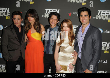 25. Mai 2011 - Los Angeles, Kalifornien, USA - Colton Haynes, Crystal Reed, Tyler Posey, Holland Roden, Tyler Hoechlin Teilnahme an den MTV Teen Wolf Premiere Party Held im Roosevelt Hotel In Hollywood, Kalifornien am 25.05.11. 2011 (Kredit-Bild: © D. Long/Globe Photos/ZUMAPRESS.com) Stockfoto