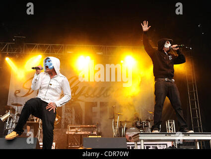 Mai. 22, 2011 - Columbus, Ohio; USA - führt Musiker HOLLYWOOD UNDEAD live als Teil der 5. jährlichen Rock auf der Range-Musik-Festival, die stattfindet am befindet sich in Columbus Crew Stadium. Copyright 2011 Jason Moore. (Kredit-Bild: © Jason Moore/ZUMAPRESS.com) Stockfoto