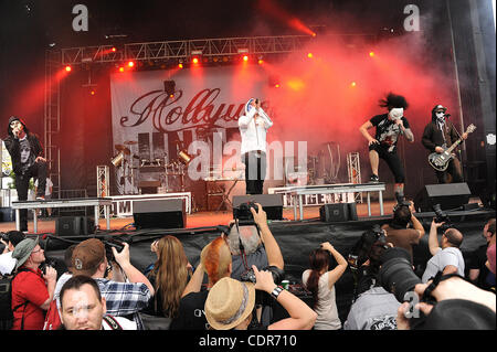 Mai. 22, 2011 - Columbus, Ohio; USA - führt Musiker HOLLYWOOD UNDEAD live als Teil der 5. jährlichen Rock auf der Range-Musik-Festival, die stattfindet am befindet sich in Columbus Crew Stadium. Copyright 2011 Jason Moore. (Kredit-Bild: © Jason Moore/ZUMAPRESS.com) Stockfoto