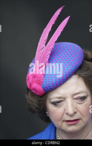 2. Mai 2011 - London, England, UK - märchenhaft gekleideten Gäste fahren Wesminster Abbey nach der königlichen Hochzeit von Prinz William und Kate Middleton. (Kredit-Bild: © Mark Makela/zReportage.com/ZUMA) Stockfoto