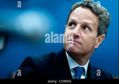 22. Juni 2011 - Washington, District Of Columbia, US - Finanzminister TIMOTHY GEITHNER bezeugt vor einer kleinen Geschäftsausschuss Haus Anhörung '' The State der kleinen Business Zugang zu Kapital und Kredit. (Bild Kredit: Pete Marovich/ZUMAPRESS.com ©) Stockfoto