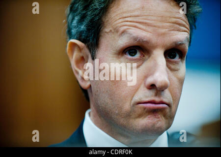 22. Juni 2011 - Washington, District Of Columbia, US - Finanzminister TIMOTHY GEITHNER bezeugt vor einer kleinen Geschäftsausschuss Haus Anhörung '' The State der kleinen Business Zugang zu Kapital und Kredit. (Bild Kredit: Pete Marovich/ZUMAPRESS.com ©) Stockfoto