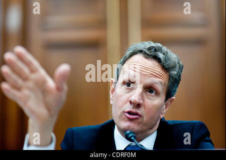 22. Juni 2011 - Washington, District Of Columbia, US - Finanzminister TIMOTHY GEITHNER bezeugt vor einer kleinen Geschäftsausschuss Haus Anhörung '' The State der kleinen Business Zugang zu Kapital und Kredit. (Bild Kredit: Pete Marovich/ZUMAPRESS.com ©) Stockfoto