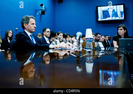 22. Juni 2011 - Washington, District Of Columbia, US - Finanzminister TIMOTHY GEITHNER bezeugt vor einer kleinen Geschäftsausschuss Haus Anhörung '' The State der kleinen Business Zugang zu Kapital und Kredit. (Bild Kredit: Pete Marovich/ZUMAPRESS.com ©) Stockfoto