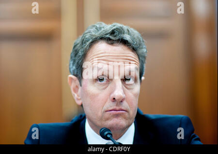 22. Juni 2011 - Washington, District Of Columbia, US - Finanzminister TIMOTHY GEITHNER bezeugt vor einer kleinen Geschäftsausschuss Haus Anhörung '' The State der kleinen Business Zugang zu Kapital und Kredit. (Bild Kredit: Pete Marovich/ZUMAPRESS.com ©) Stockfoto