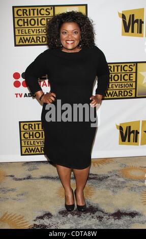 20. Juni 2011 - Los Angeles, Kalifornien, USA - Schauspielerin YVETTE NICOLE BROWN bei des Kritikers Wahl Luncheon im Beverly Hilton Hotel statt. (Kredit-Bild: © Jeff Frank/ZUMAPRESS.com) Stockfoto