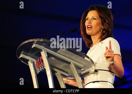 17. Juni 2011 - New Orleans, Louisiana, USA - GOP Präsidentschaftskandidaten, Michele Bachmann, spricht das Publikum während des zweiten Tages der Republican Leadership Conference statt im Riverside Hilton in New Orleans, Louisiana. (Kredit-Bild: © Stacy Revere/Southcreek Global/ZUMAPRESS.com) Stockfoto