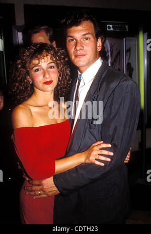 1987.DIRTY TANZ PREMIERE. JENNIFER GREY PATRICK SWAYZE. (Kredit-Bild: © Judie Burstein/Globe Photos/ZUMAPRESS.com) Stockfoto