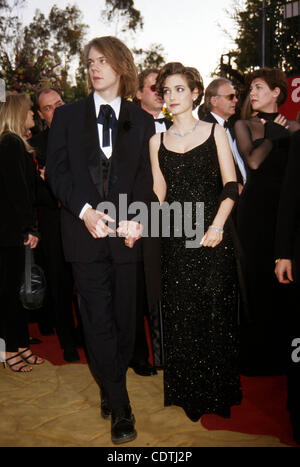 ACADEMYAWARDS/OSCARS. K1037AR. SD03/27/1995..67TH OSCAR VERLEIHUNG. WINONA RYDER. (Kredit-Bild: © Andrea Renault/Globe Photos/ZUMAPRESS.com) Stockfoto