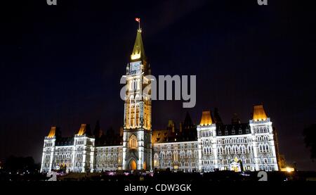 9. Juli 2011 - Ottawa, Ontario, Kanada - Mosaika oder Licht und Ton die Vitrinen kanadische Geschichte auf dem Parlamentshügel projiziert wird zeigen Ottawa. Es ist eine jährliche Veranstaltung, die jeden Sommer statt. (Kredit-Bild: © Kamal Sellehuddin/ZUMApress.com) Stockfoto