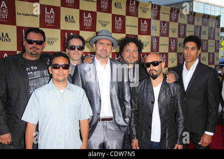 21. Juni 2011 - Los Angeles, Kalifornien, USA - Ozomotli.Los Angeles Premiere von Summit Entertainment '' A Better Life'' anlässlich der königlichen Kinos L.A. Live, Los Angeles, CA. Juni 21 - 2011. (Kredit-Bild: © TLeopold/Globe Photos/ZUMAPRESS.com) Stockfoto