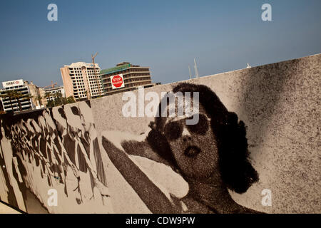 7. Juni 2011 weiter - Beirut, Libanon - ehrgeizige Entwicklung des nördlichen Teils der Küste der Stadt. Die Straße entlang der nördlichen Küste ist nach Rafiq Hariri, dem ehemaligen Premierminister benannt, der hier im Jahr 2006 ermordet wurde. (Kredit-Bild: © Veronika Lukasova/ZUMAPRESS.com) Stockfoto