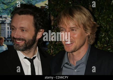 18. Mai 2011 - Hollywood, Kalifornien, US - I15413CHW. "Midnight In Paris '' Los Angeles Premiere präsentiert Sony Bilder Classic. Samuel Goldwyn Akademietheater, Beverly Hills, CA.05/18/2011. MICHAEL SHEEN UND OWEN WILSON. 2011 (Kredit-Bild: © Clinton Wallace/Globe Photos/ZUMAPRESS.com) Stockfoto