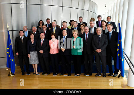 29. Juni 2011 - BXL, Brüssel, Belgien - Präsident der Europäischen Kommission José Manuel Barroso, pose Vice President, hoher Vertreter für eine EU-Außenpolitik Catherine Ashton und EU-Kommissare für ein Familienfoto während der Europäischen Kommission Budget Sitzung an die EU-Kommission-headqua Stockfoto