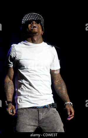 20. April 2011 - Phoenix, Arizona, USA - Lil Wayne führt bei US Airways Center bei seinem '' ich bin immer noch Musik Tour 2011 "in Phoenix, Arizona. (Kredit-Bild: © gen Lower/Southcreek Global/ZUMAPRESS.com) Stockfoto