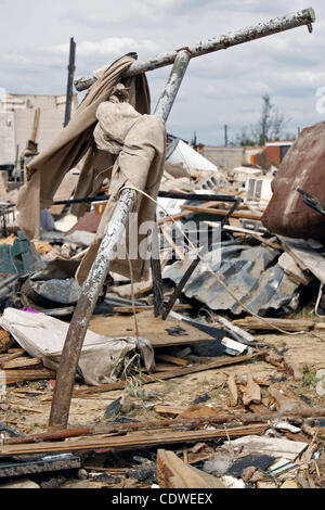 1. Mai 2011 - durchlief Tuscaloosa, Al, USA - ein verheerender Tornado Tuscaloosa, Al am 27. April 2011. (Kredit-Bild: © Jason Clark/Southcreek Global/ZUMAPRESS.com) Stockfoto