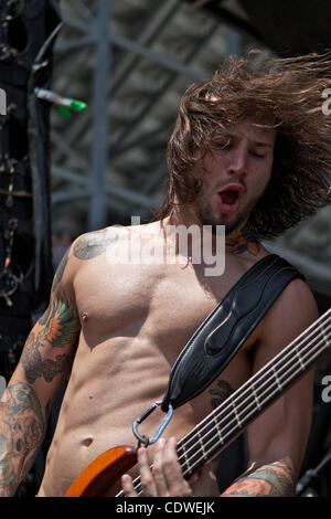 24. Mai 2011 - Columbus, Ohio, USA - Ägypten zentrale Bassist Joey Chicago am Rock On the Range Crew Stadium, Columbus, Ohio. (Kredit-Bild: © Scott Stuart/Southcreek Global/ZUMAPRESS.com) Stockfoto