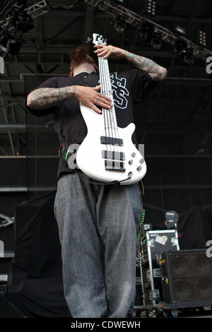 24. Mai 2011 - Columbus, Ohio, USA - Korn-Bassist Fieldy Arvizu am Rock On the Range Crew Stadium, Columbus, Ohio. (Kredit-Bild: © Scott Stuart/Southcreek Global/ZUMAPRESS.com) Stockfoto