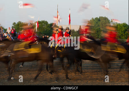 26. Juni 2011 - Ottawa, Ontario, Kanada - The Royal Canadian Mounted Police Präzision Kavallerie Bohrer als Teil der musikalischen Fahrt in Ottawa durchführen (Credit-Bild: © Marc DesRosiers/Southcreek Global/ZUMAPRESS.com) Stockfoto