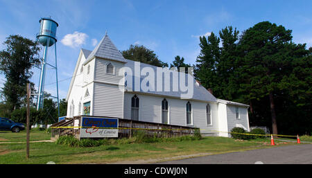 23. August 2011 - Mineral, Virginia-USA -. Die Calvary Chapel Louisa ist mit Absperrband abgesperrt, nach eine Erdbeben der Stärke 5,9 die kleine Stadt Mineral, VA erschüttert. Entlang der Ostküste der Vereinigten Staaten war das Beben zu spüren. (Bild Kredit: ¬ © Andrew Shurtleff/ZUMApress.com) Stockfoto