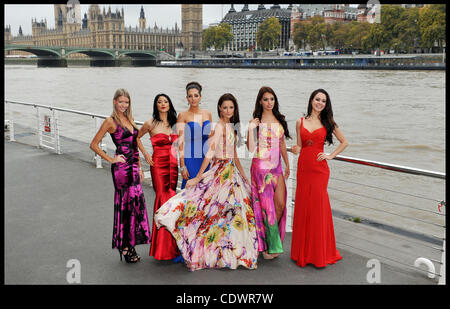 31. Oktober 2011 - London, Vereinigtes Königreich - Fototermin am London Eye für den 60. Geburtstag von Miss World contest am Sonntag, 6. November 2011, am Earls Court, London, L, R Miss USA, Miss Deutschland, Miss Mexiko, Miss Guatemala statt Miss Costa Rica, Miss Dominikanische Republik, Montag, 31. Oktober, 2 Stockfoto