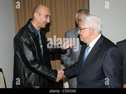 5. November 2011 - Ramallah, Westjordanland, Palästinensische Autonomiegebiete - Palästinenserpräsident Mahmoud Abbas (Abu Mazen) während eines Treffens mit Freiheit Gefangenen. Foto von Mafid Abu Hasnah (Kredit-Bild: © Mafid Abu Hasnah Apaimages/APA Images/ZUMAPRESS.com) Stockfoto