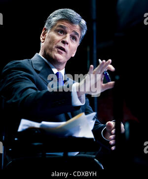11. August 2011 - Ames, Iowa, USA - Fox News-Kommentator Sean Hannity beherbergt seine TV-Show in der Post-republikanischen Debatte Spin Zimmer auf dem Campus der Iowa State University. Stockfoto