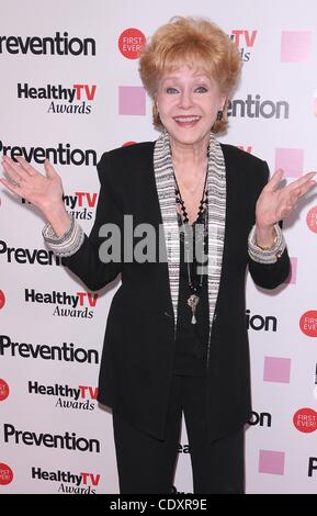 27. September 2011 - Hollywood, Kalifornien, US - Prävention Magazin Inaugural '' Prävention gesund TV Awards'' in die Paley Mitte für die Medien in Beverly Hills, CA 27.09.11 2011..DEBBIE REYNOLDS (Kredit-Bild: © Scott Kirkland/Globe Photos/ZUMAPRESS.com) Stockfoto