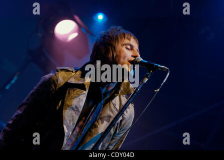 7. Oktober 2011 - Rom, Italien - Lead-Sänger LIAM GALLAGHER von britische Rock-Band Beady Eye führt auf der Bühne während eines Konzerts in Atlantico in Rom (Credit-Bild: © Mauro Fagiani/ZUMAPRESS.com) Stockfoto
