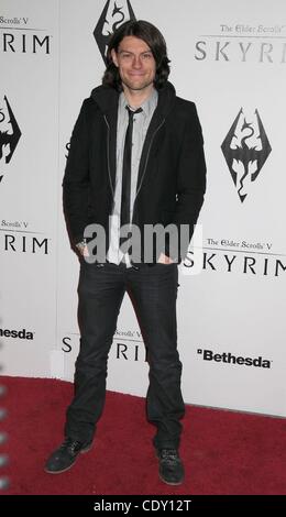 8. November 2011 statt am Belasco Theater, Los Angeles - Los Angeles, Kalifornien, USA - 8. November 2011 - Los Angeles, Kalifornien, USA - PATRICK FUGIT bei Skyrim Video-Spiel starten. (Kredit-Bild: © Paul Fenton/ZUMAPRESS.com) Stockfoto