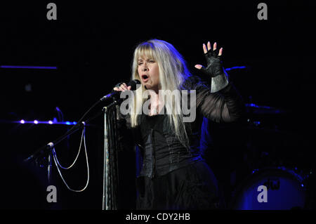 3. September 2011 - bringt Bristow, Virginia, USA Sängerin STEVIE NICKS ihr In Your Dreams Tour die Jiffy Lube Live Pavillon befindet sich in Bristow. (Kredit-Bild: © TinaFultz/ZUMA Press) Stockfoto