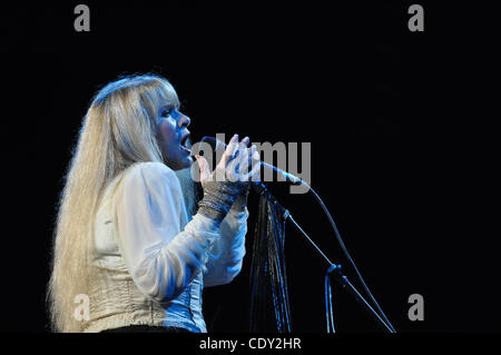 3. September 2011 - bringt Bristow, Virginia, USA Sängerin STEVIE NICKS ihr In Your Dreams Tour die Jiffy Lube Live Pavillon befindet sich in Bristow. (Kredit-Bild: © TinaFultz/ZUMA Press) Stockfoto