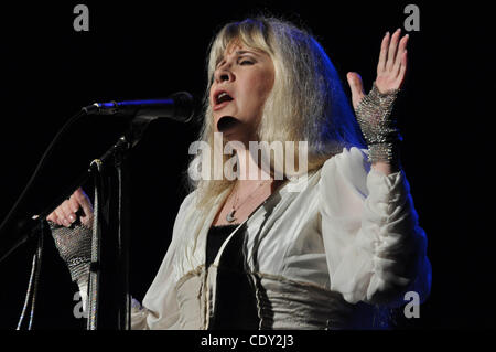 3. September 2011 - bringt Bristow, Virginia, USA Sängerin STEVIE NICKS ihr In Your Dreams Tour die Jiffy Lube Live Pavillon befindet sich in Bristow. (Kredit-Bild: © TinaFultz/ZUMA Press) Stockfoto