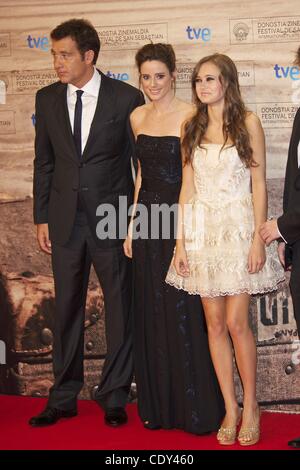 16. September 2011 - San Sebastian, besuchen Baskenland, Spanien - Schauspieler Clive Owen, Schauspielerinnen Pilar Lopez de Ayala, Ella Purnell und Carice Van Houten und Schauspieler Daniel Brúhl "Eindringlinge" Premiere im Kursaal Palace während des 59. San Sebastian International Film Festival am 16. September 2011 in San Seba Stockfoto