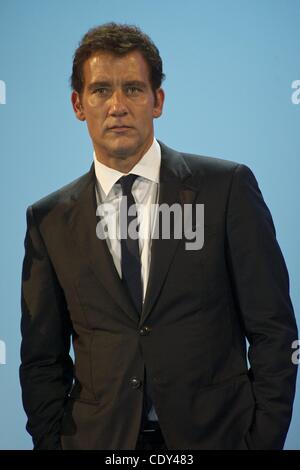 16. September 2011 - San Sebastian, besucht Baskenland, Spanien - Schauspieler Clive Owen "Eindringlinge" Premiere im Kursaal Palace während des 59. San Sebastian International Film Festival am 16. September 2011 in San Sebastian, Spanien. (Bild Kredit: Jack Abuin/ZUMAPRESS.com ©) Stockfoto