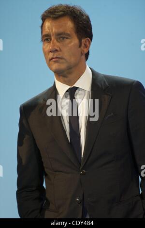 16. September 2011 - San Sebastian, besucht Baskenland, Spanien - Schauspieler Clive Owen "Eindringlinge" Premiere im Kursaal Palace während des 59. San Sebastian International Film Festival am 16. September 2011 in San Sebastian, Spanien. (Bild Kredit: Jack Abuin/ZUMAPRESS.com ©) Stockfoto