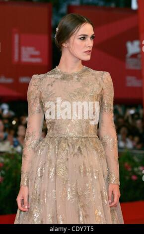 2. September 2011 - Hollywood, Kalifornien, US - KEIRA KNIGHTLEY. Eine gefährliche Methode photocall.68th Venice International Film Festival.Venice, Italy.September 02, 2011. (Kredit-Bild: © Roger Harvey/Globe Photos/ZUMAPRESS.com) Stockfoto