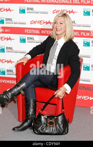 29. Oktober 2011 - Hollywood, Kalifornien, US - OLIVIA NEWTON-JOHN. Ein paar besten Männer photocall.6th Rom International Film Festival.Rome/Italy.October 28, 2011. (Kredit-Bild: © Roger Harvey/Globe Photos/ZUMAPRESS.com) Stockfoto